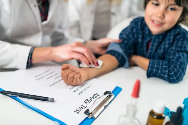 Child laboratory test visual for abnormal laboratory reports